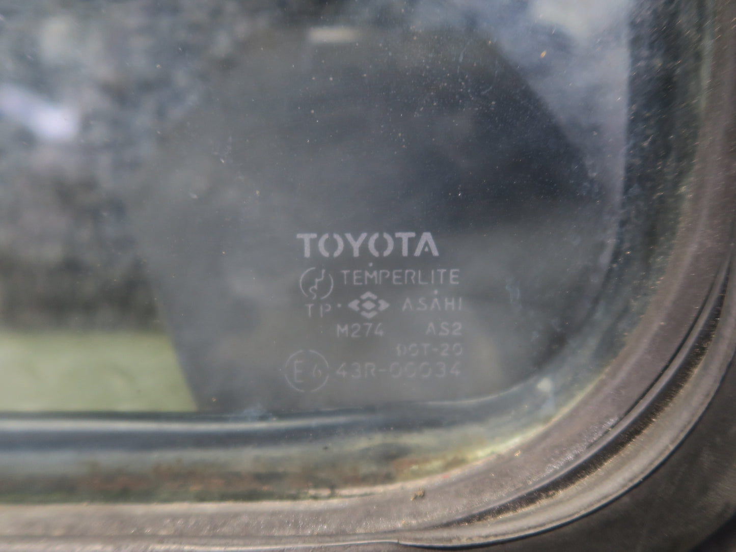1991-1997 Toyota Land Cruiser FJ80 Rear Left Quarter Sliding Window Glass