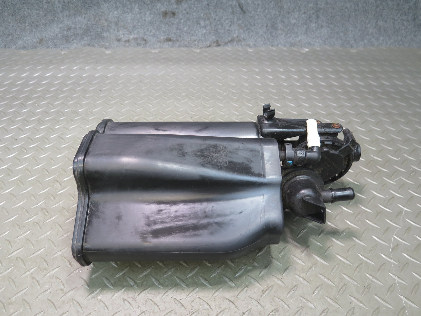 14-16 BMW F32 F33 435I Evap Vapor Canister Charcoal Filter OEM