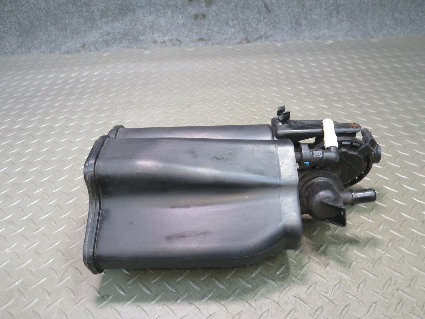 14-16 BMW F32 F33 435I Evap Vapor Canister Charcoal Filter OEM