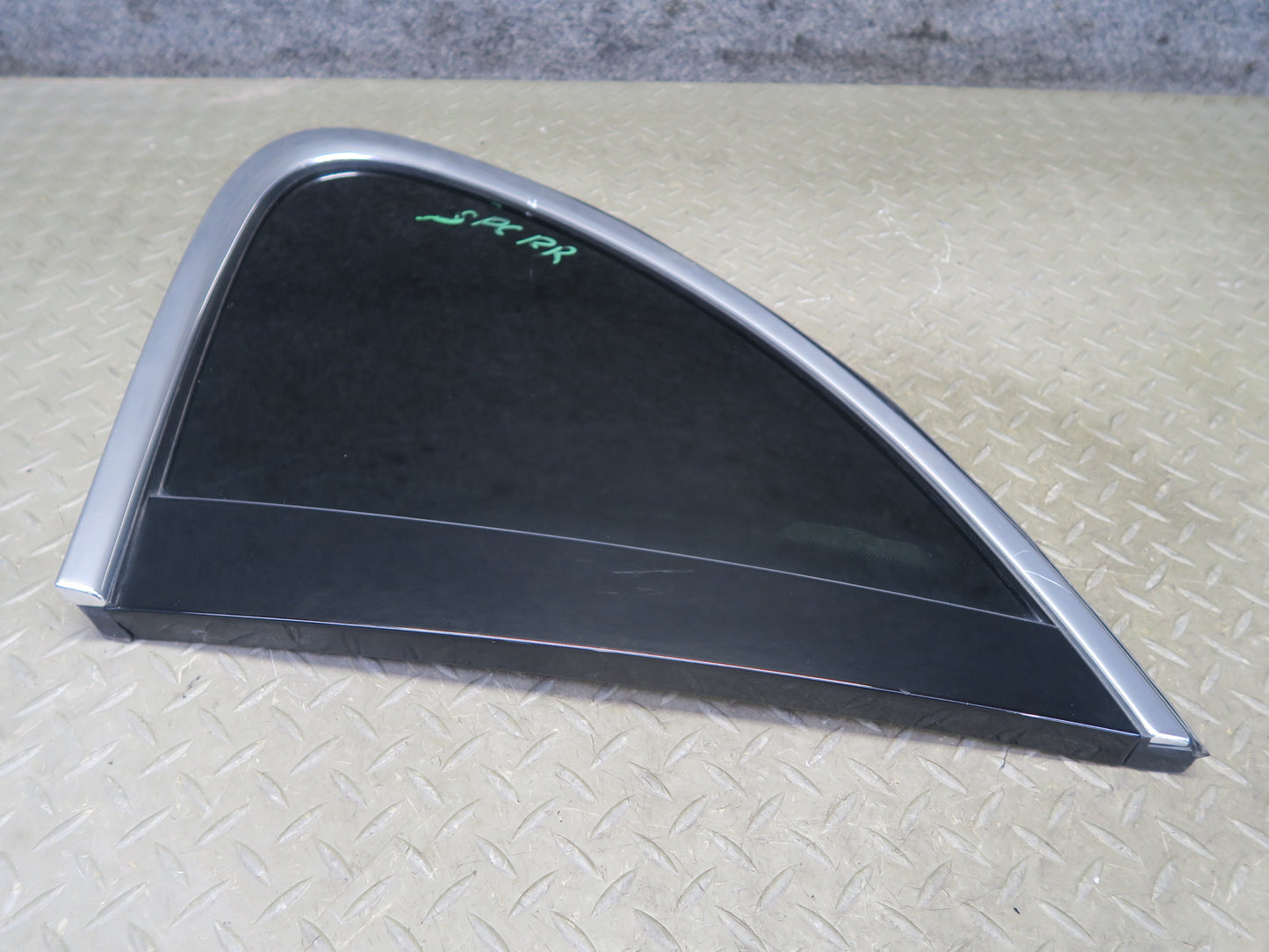 2011-2018 Porsche Cayenne 958 Rear Right Quarter Glass Window