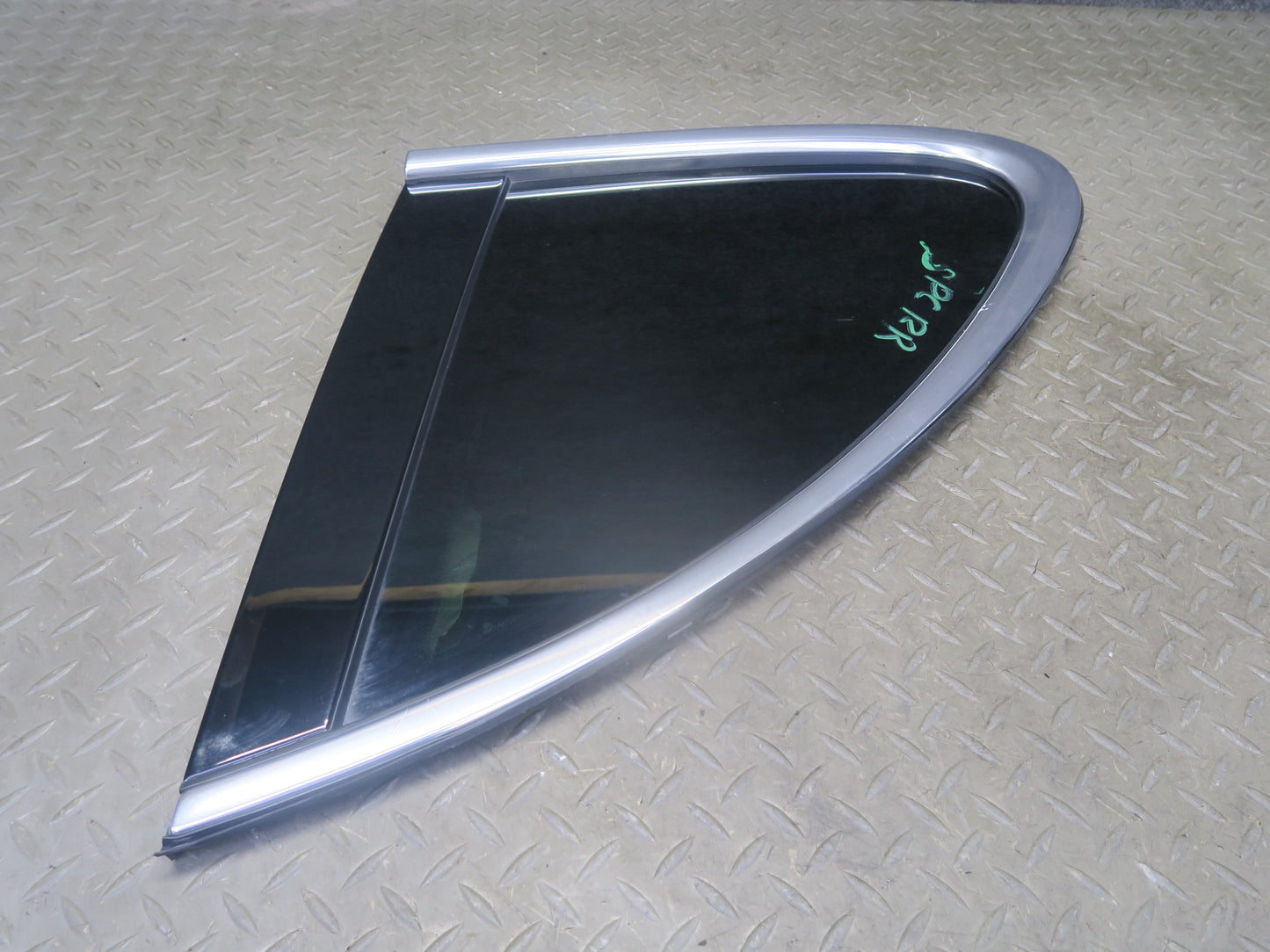 2011-2018 Porsche Cayenne 958 Rear Right Quarter Glass Window