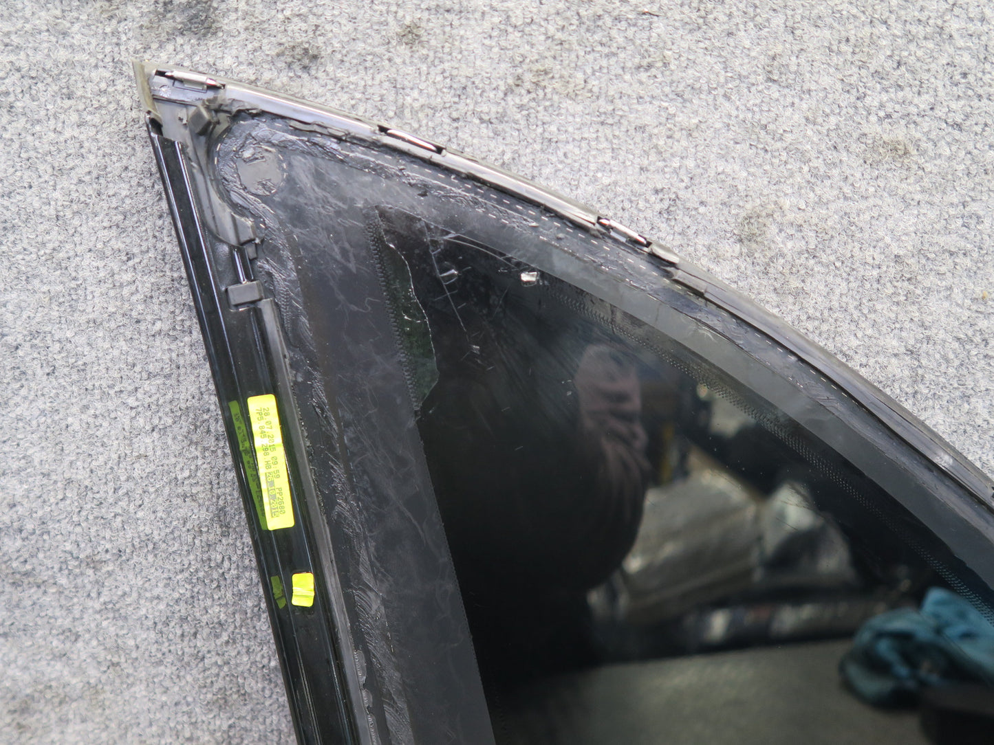 2011-2018 Porsche Cayenne 958 Rear Right Quarter Glass Window