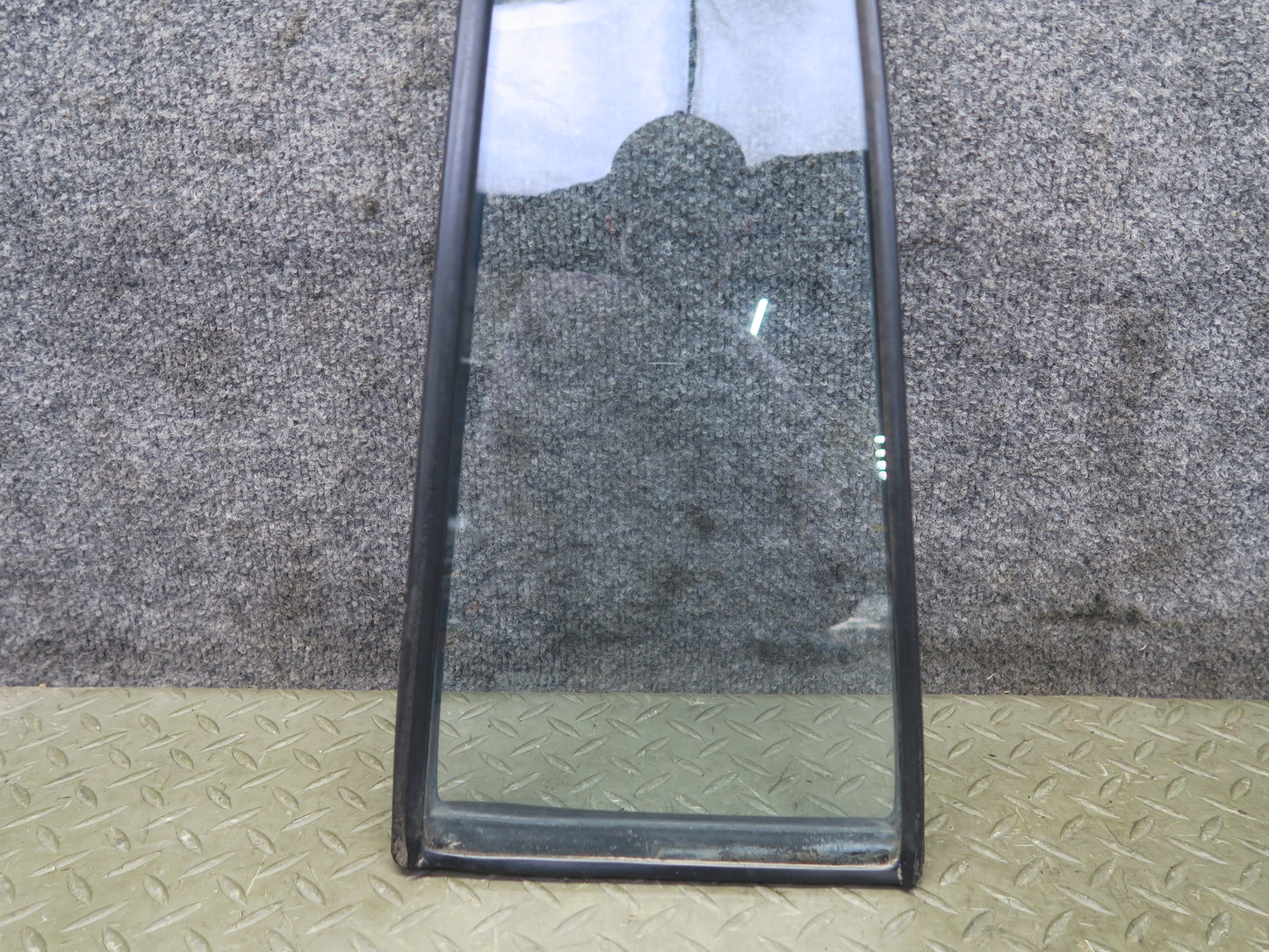 1991-1997 Toyota Land Cruiser FJ80 Rear Right Door Vent Fixed Glass Window