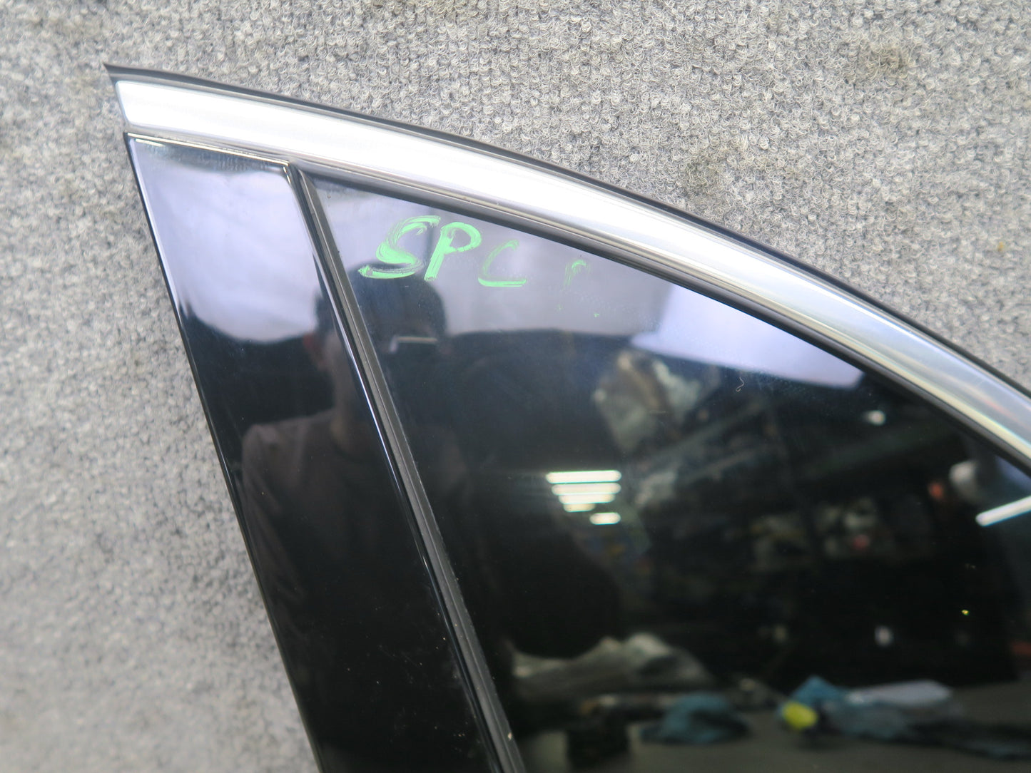 2011-2018 Porsche Cayenne 958 Rear Left Quarter Glass Window