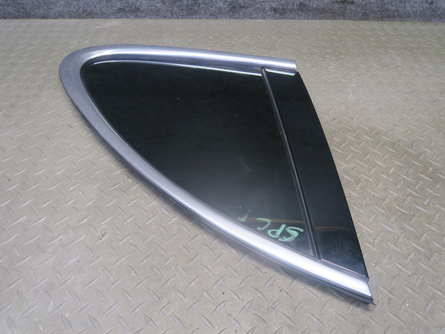 2011-2018 Porsche Cayenne 958 Rear Left Quarter Glass Window