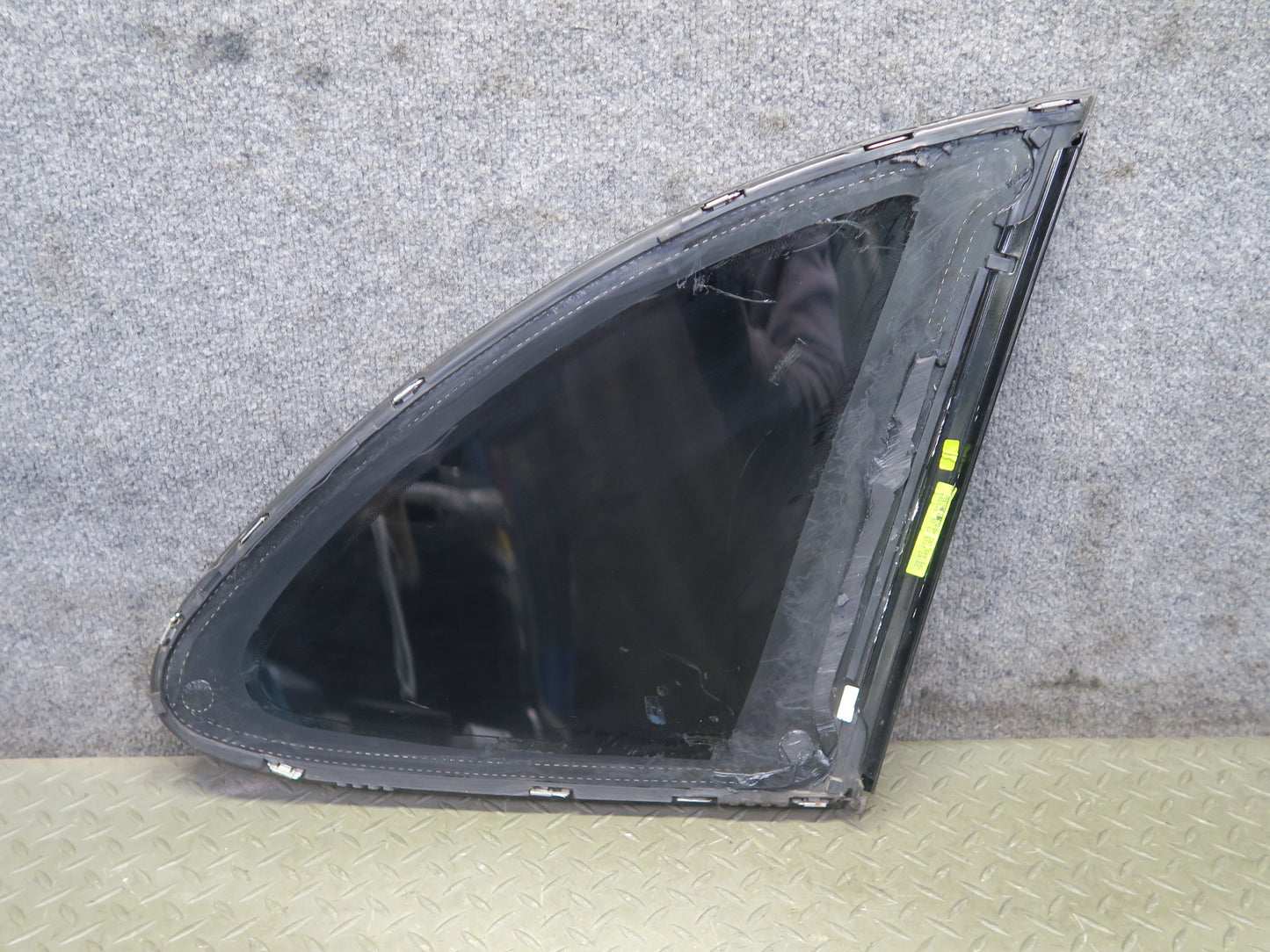 2011-2018 Porsche Cayenne 958 Rear Left Quarter Glass Window