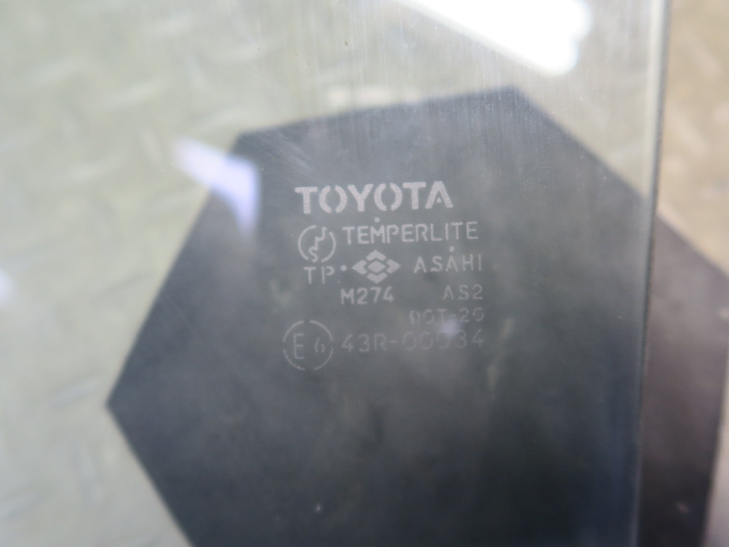 1991-1997 Toyota Land Cruiser FJ80 Rear Right Passenger Side Door Window Glass