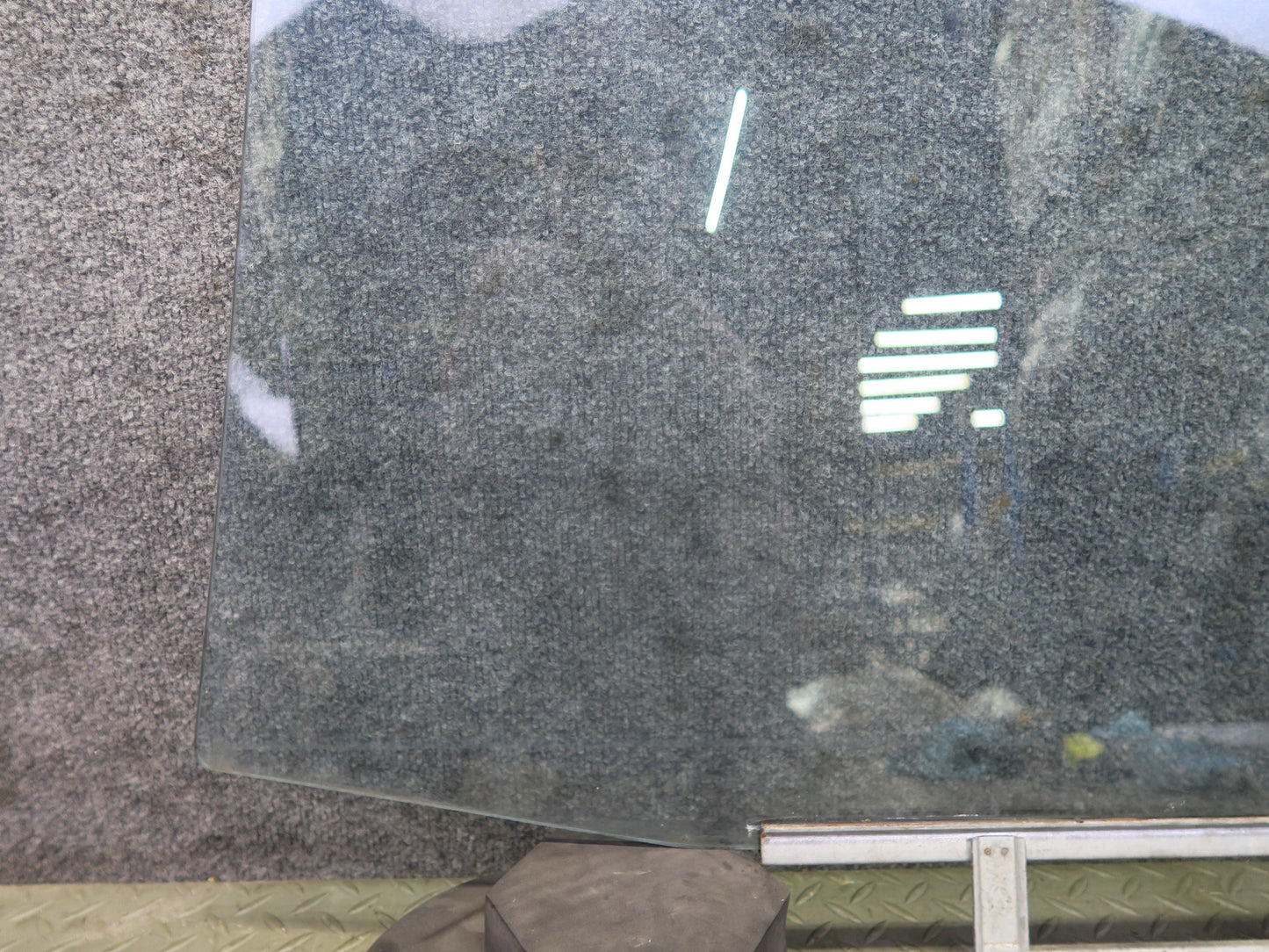 1991-1997 Toyota Land Cruiser FJ80 Rear Right Passenger Side Door Window Glass