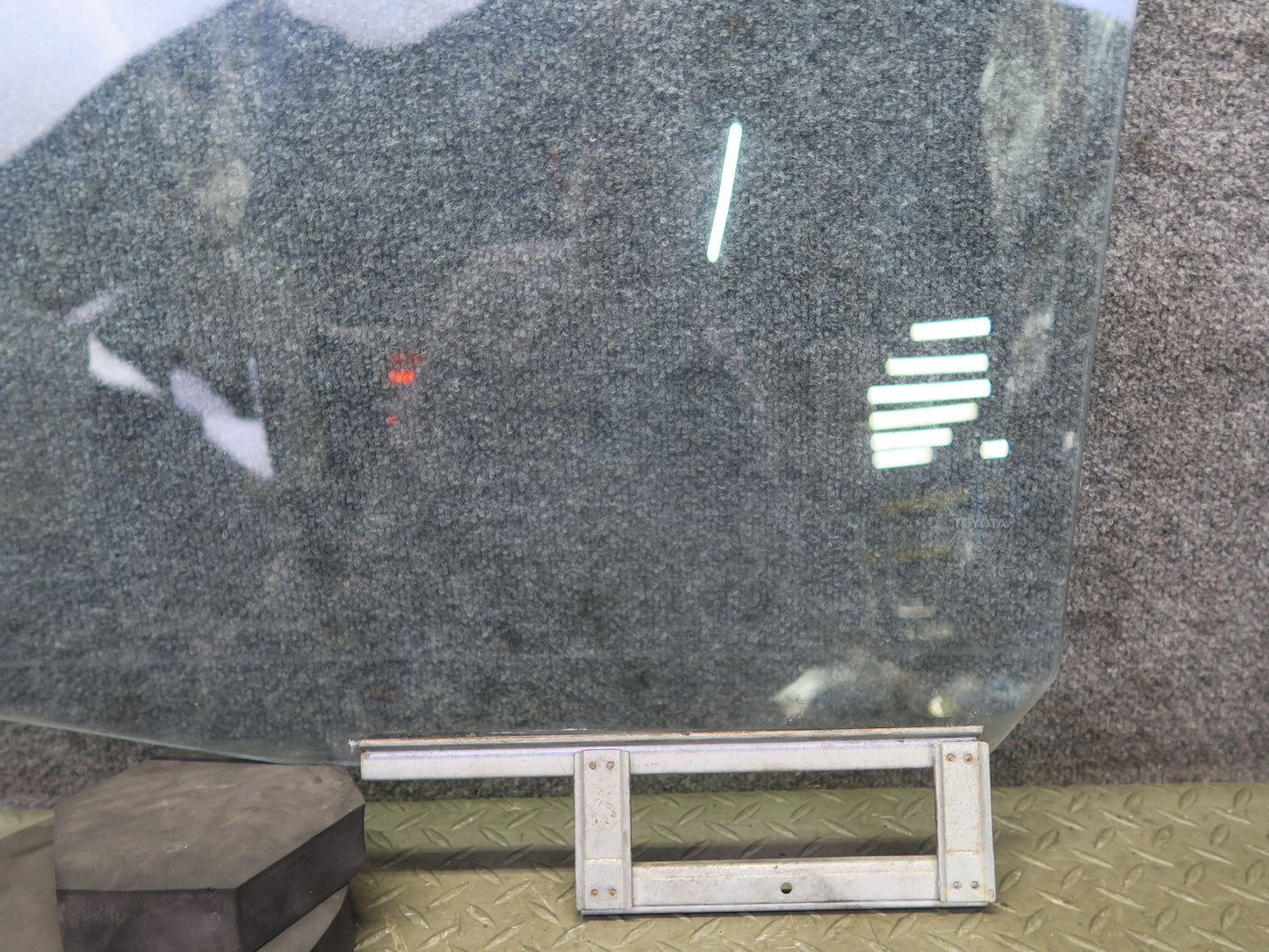 1991-1997 Toyota Land Cruiser FJ80 Rear Right Passenger Side Door Window Glass