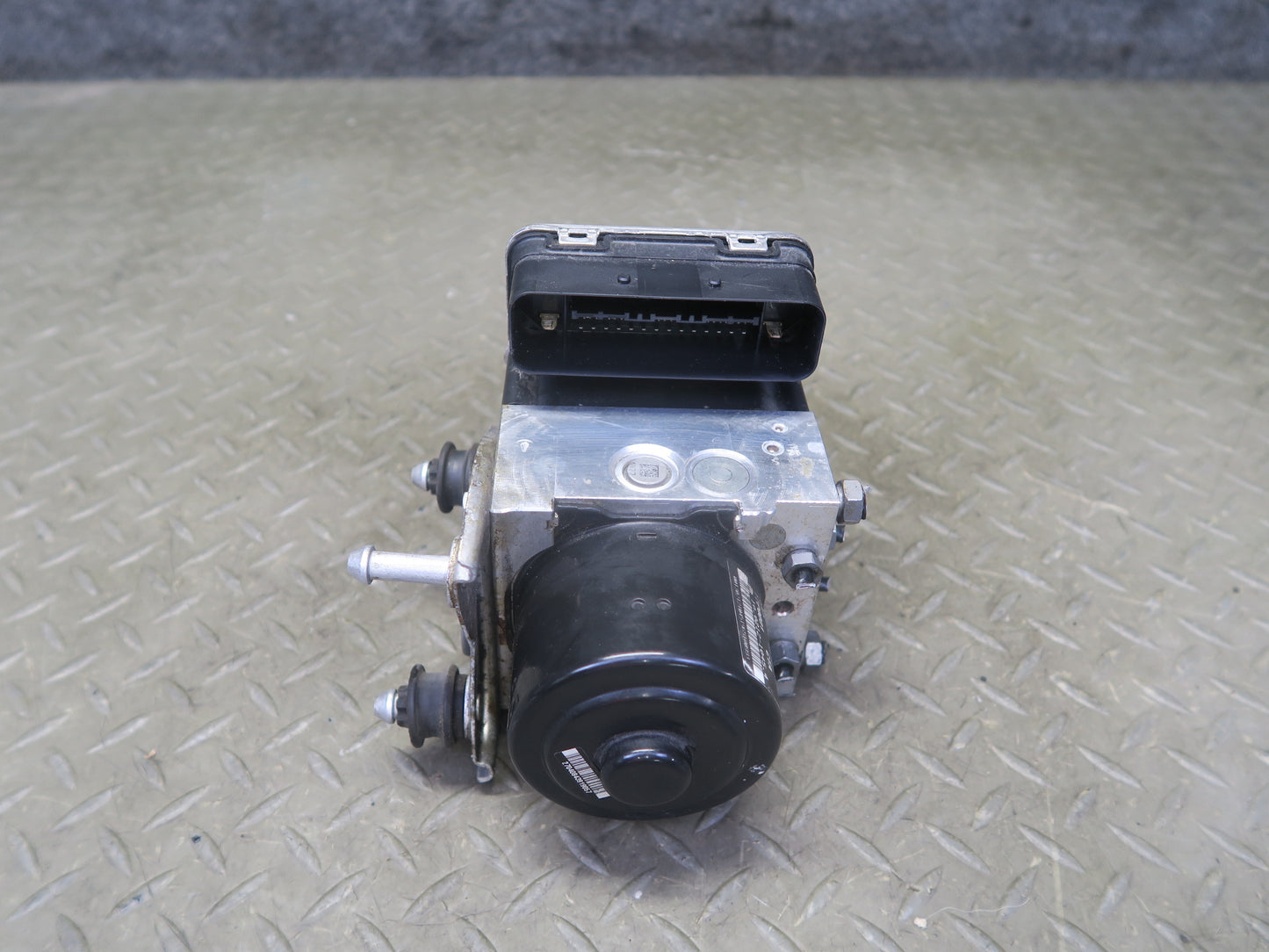 2015-2018 Porsche Cayenne 958.2 Anti Lock Brake ABS Pump Module 7P0614517T