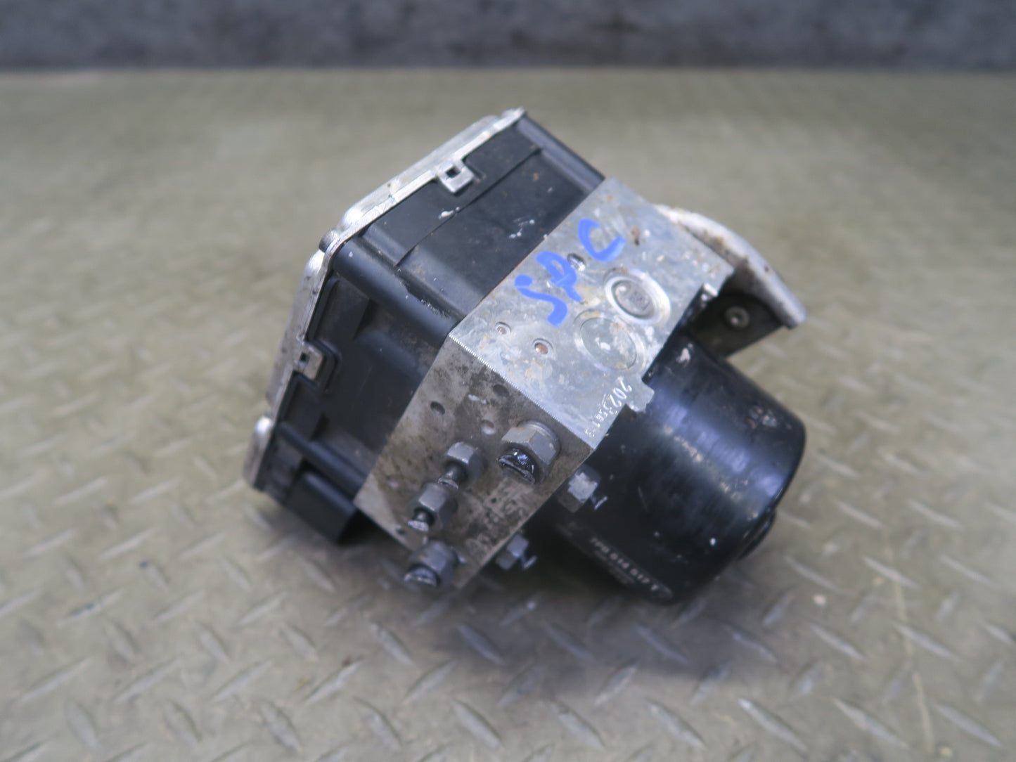 2015-2018 Porsche Cayenne 958.2 Anti Lock Brake ABS Pump Module 7P0614517T