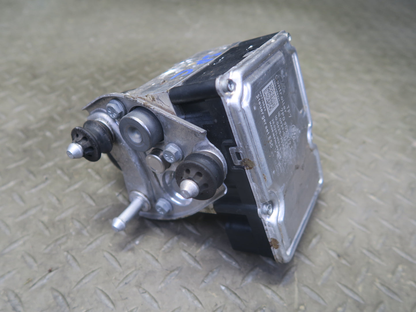 2015-2018 Porsche Cayenne 958.2 Anti Lock Brake ABS Pump Module 7P0614517T