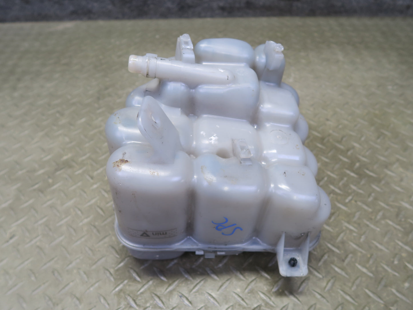 2011-2018 Porsche Cayenne 958 Engine Coolant Expansion Overflow Reservoir Tank