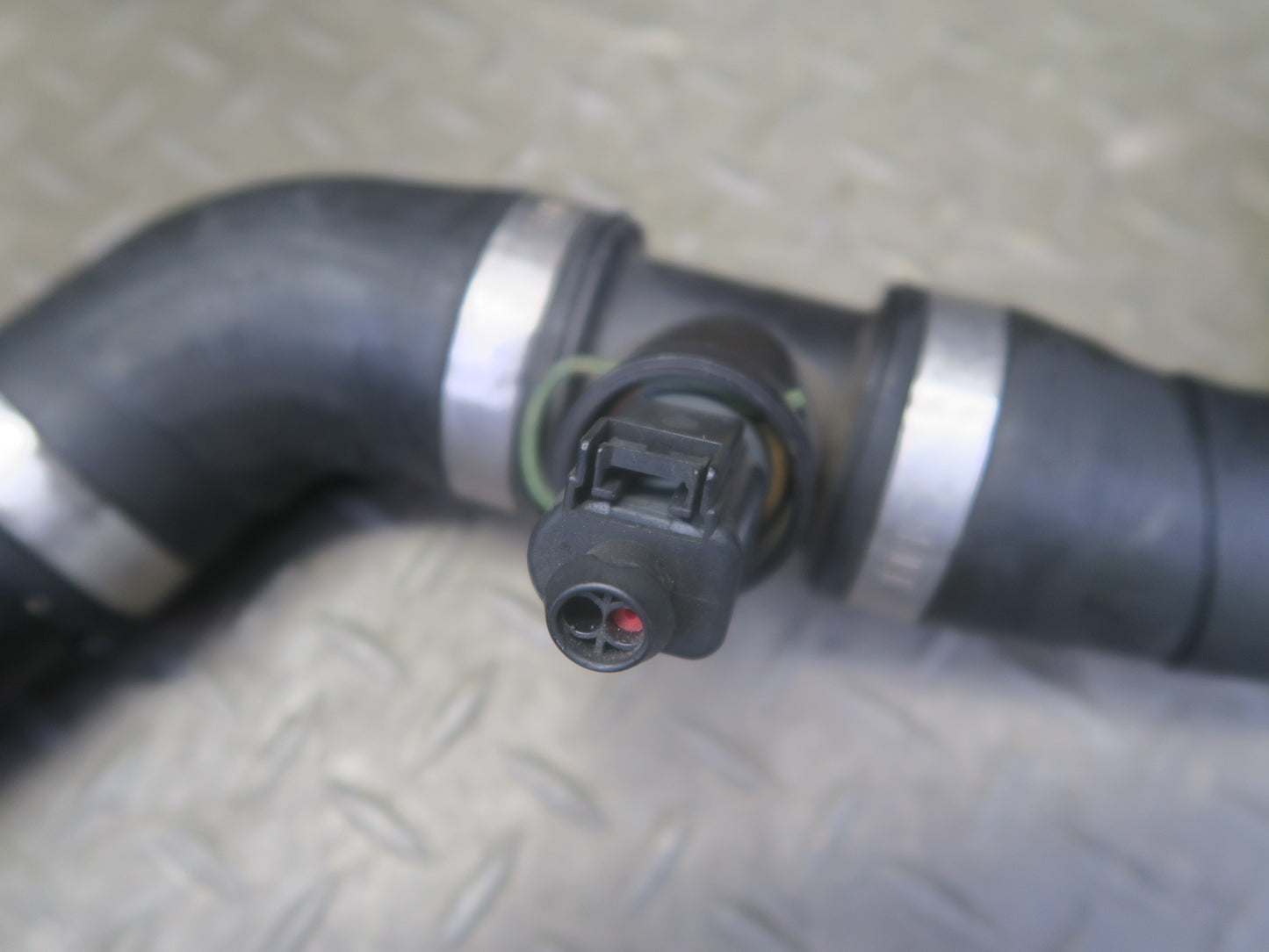 2011-2018 Porsche Cayenne 958 4.8L Engine Radiator Coolant Hose Pipe Line Set