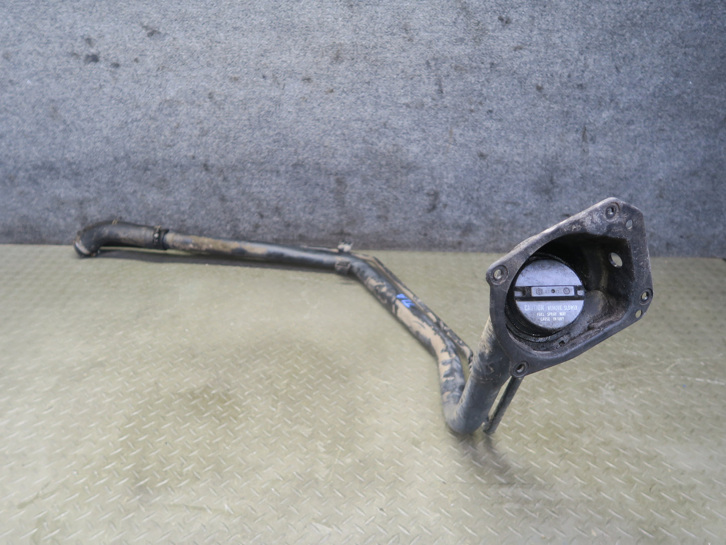 1991-1997 Toyota Land Cruiser FJ80 Fuel Gas Filler Neck Assembly