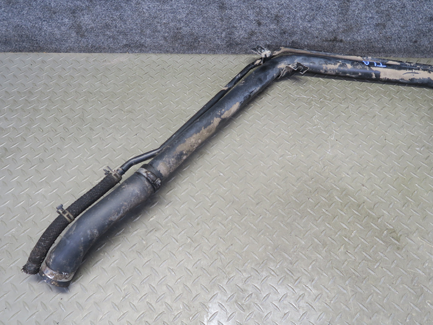 1991-1997 Toyota Land Cruiser FJ80 Fuel Gas Filler Neck Assembly