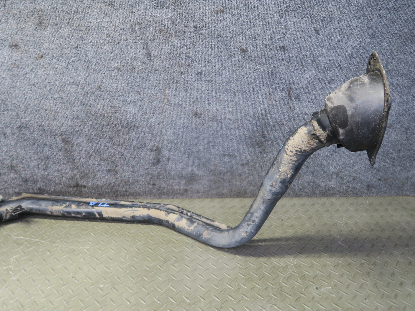 1991-1997 Toyota Land Cruiser FJ80 Fuel Gas Filler Neck Assembly