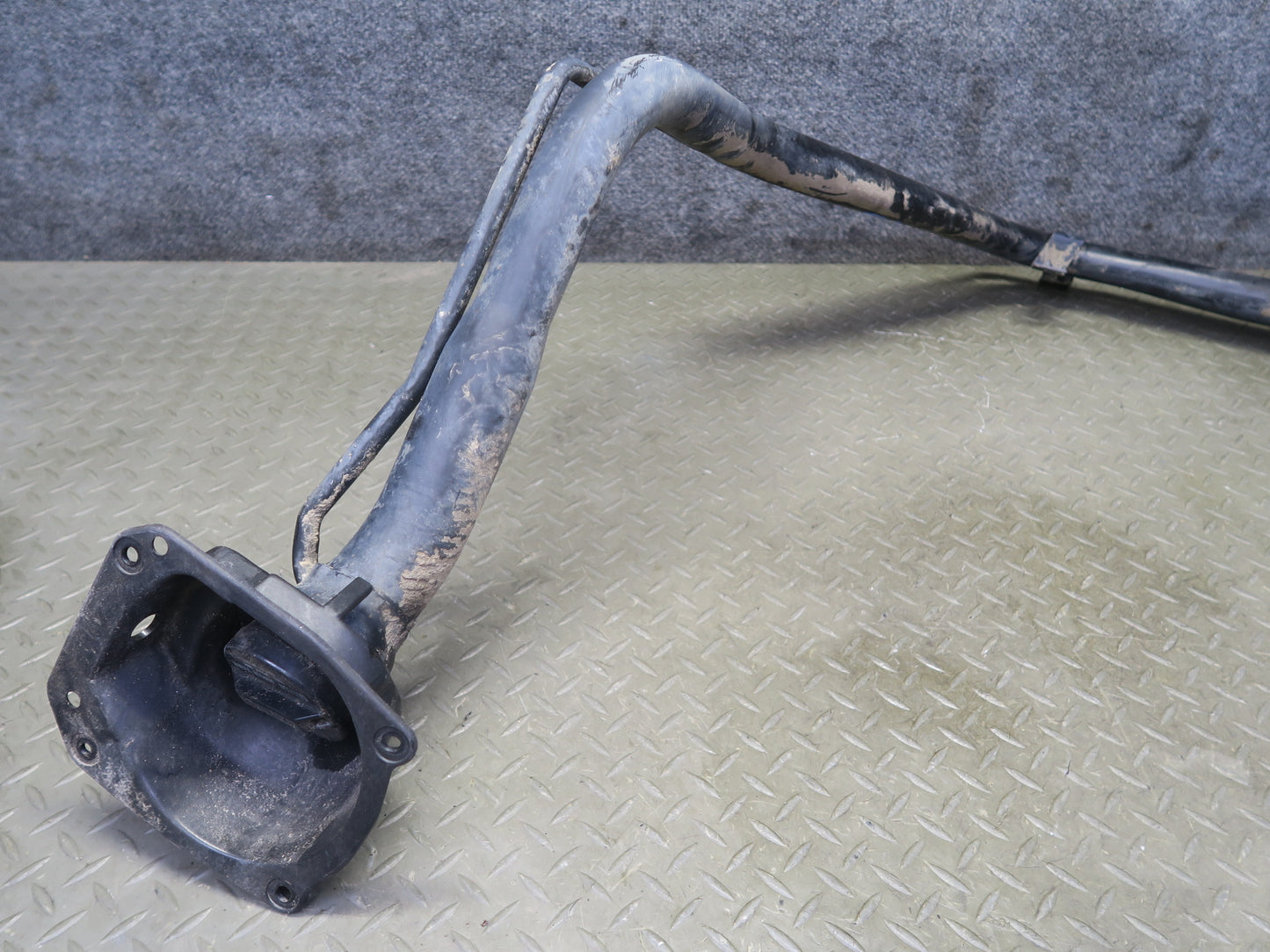 1991-1997 Toyota Land Cruiser FJ80 Fuel Gas Filler Neck Assembly
