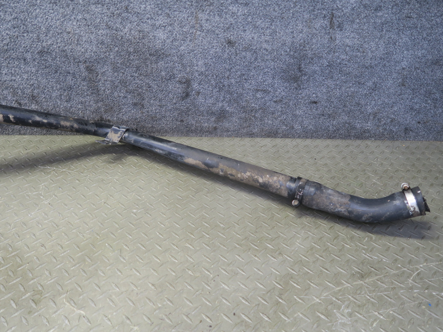 1991-1997 Toyota Land Cruiser FJ80 Fuel Gas Filler Neck Assembly