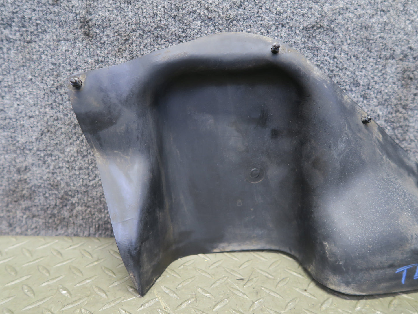 1991-1994 Toyota Land Cruiser FJ80 Front Left Fender Arch Liner Splash Shield