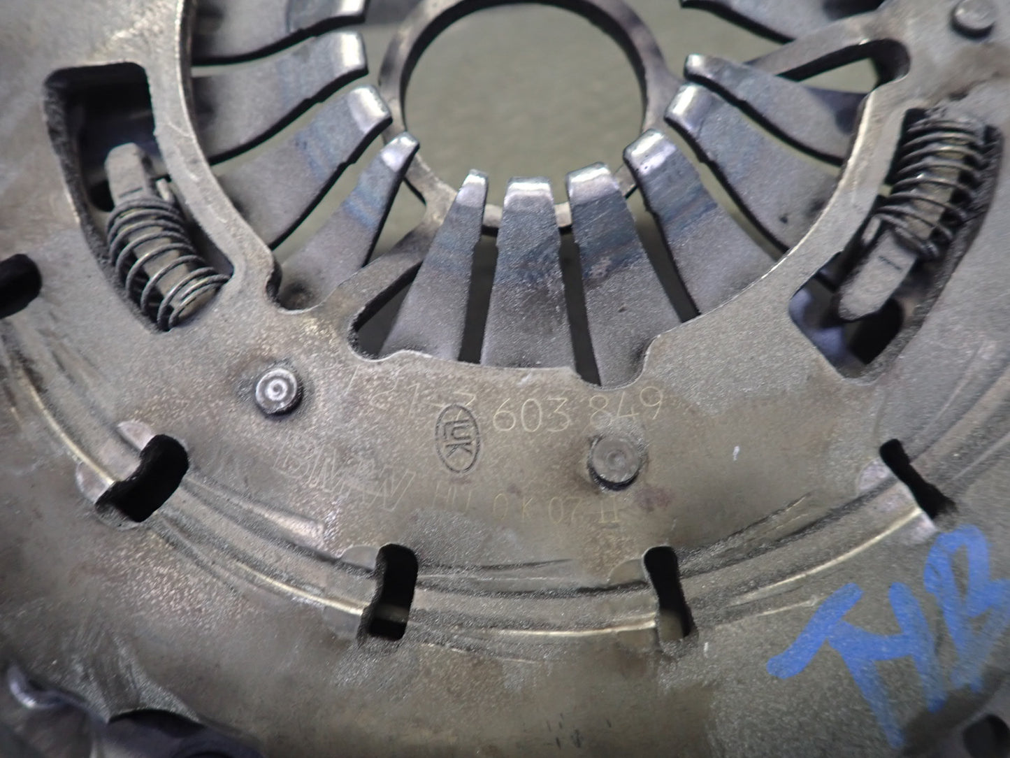 2011 BMW E93 335i GS6-45BZ M/T Clutch Dual Mass Flywheel Pressure Plate Set OEM