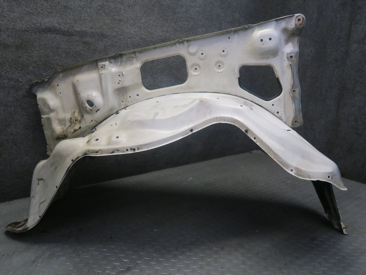 1991-1992 Toyota Land Cruiser FJ80 Front Right Inner Fender Panel White
