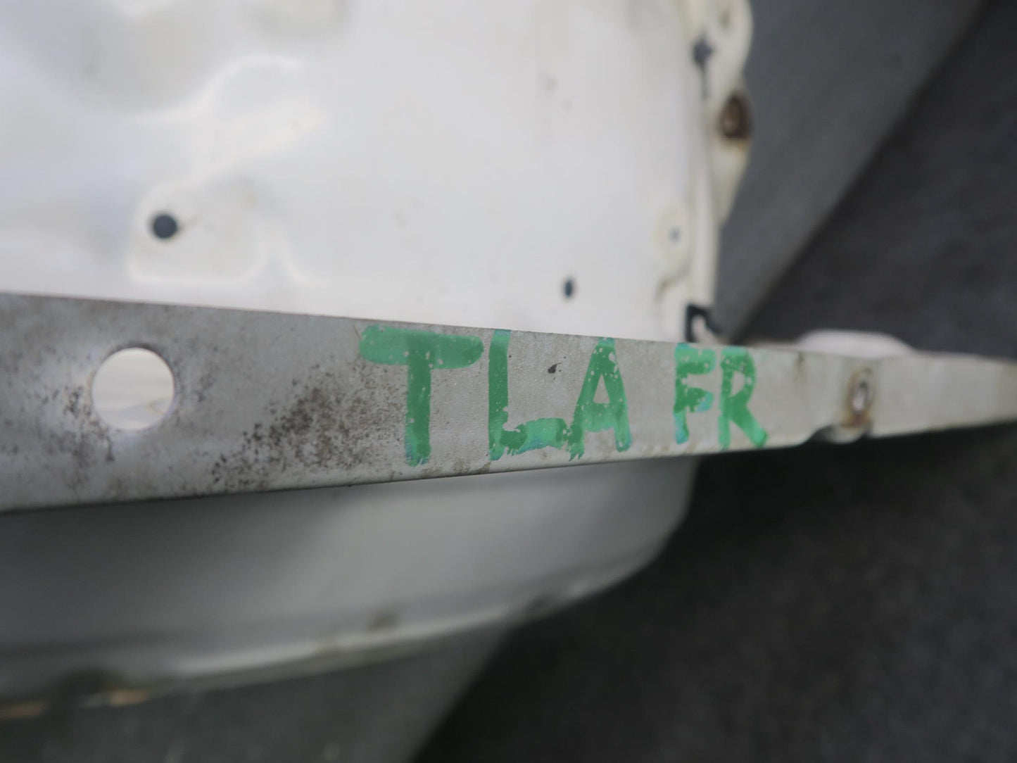 1991-1992 Toyota Land Cruiser FJ80 Front Right Inner Fender Panel White