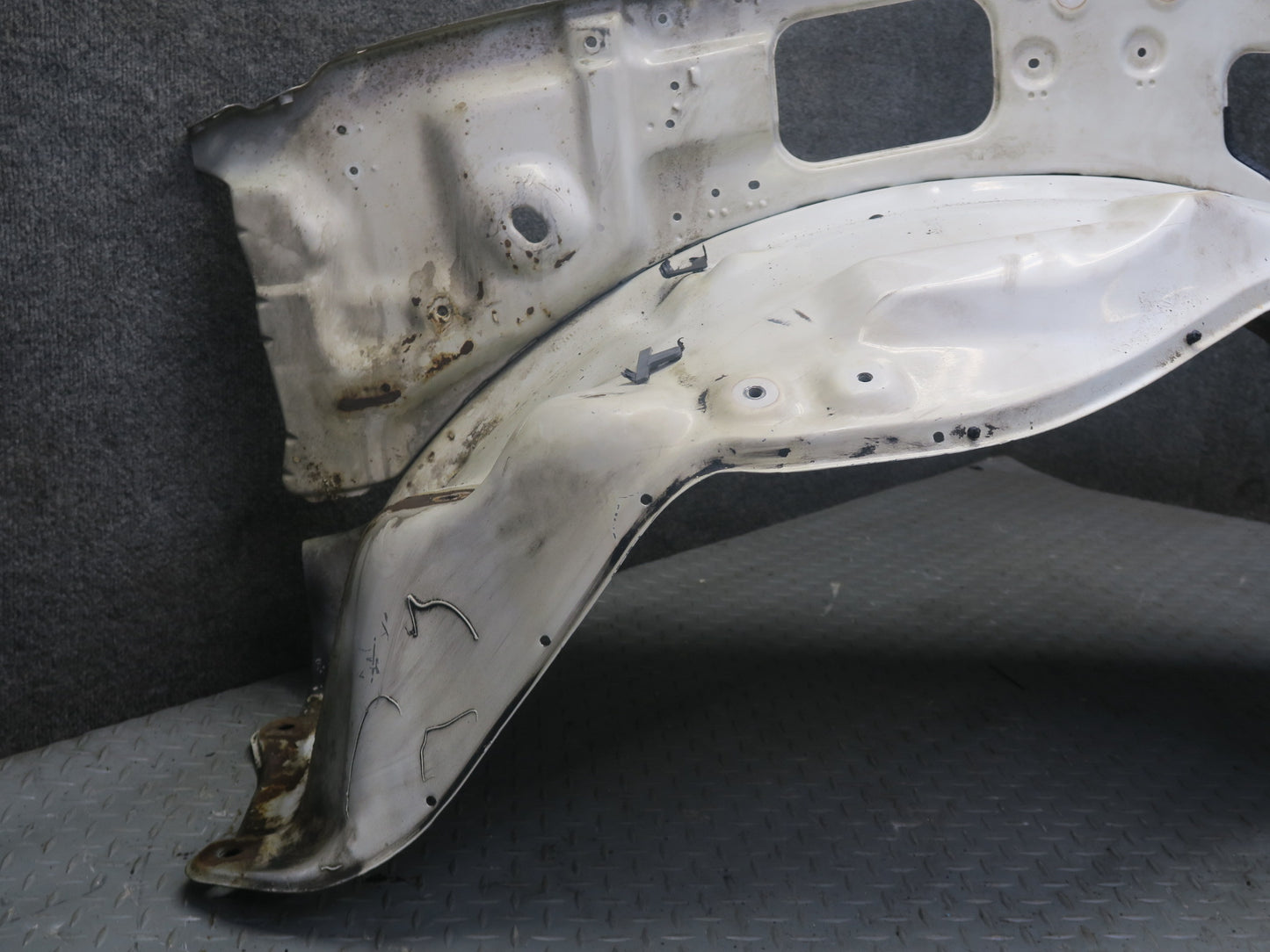 1991-1992 Toyota Land Cruiser FJ80 Front Right Inner Fender Panel White