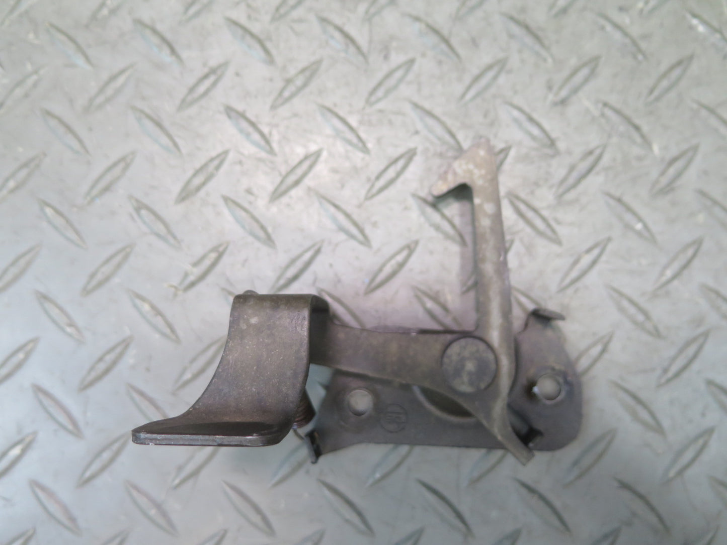 1991-1992 Toyota Land Cruiser FJ80 Front Hood Bonnet Release Lock Latch Set