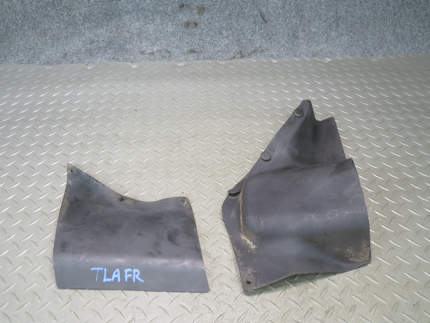 91-94 Toyota Land Cruiser FJ80 Front Right Fender Arch Liner Splash Shield Set