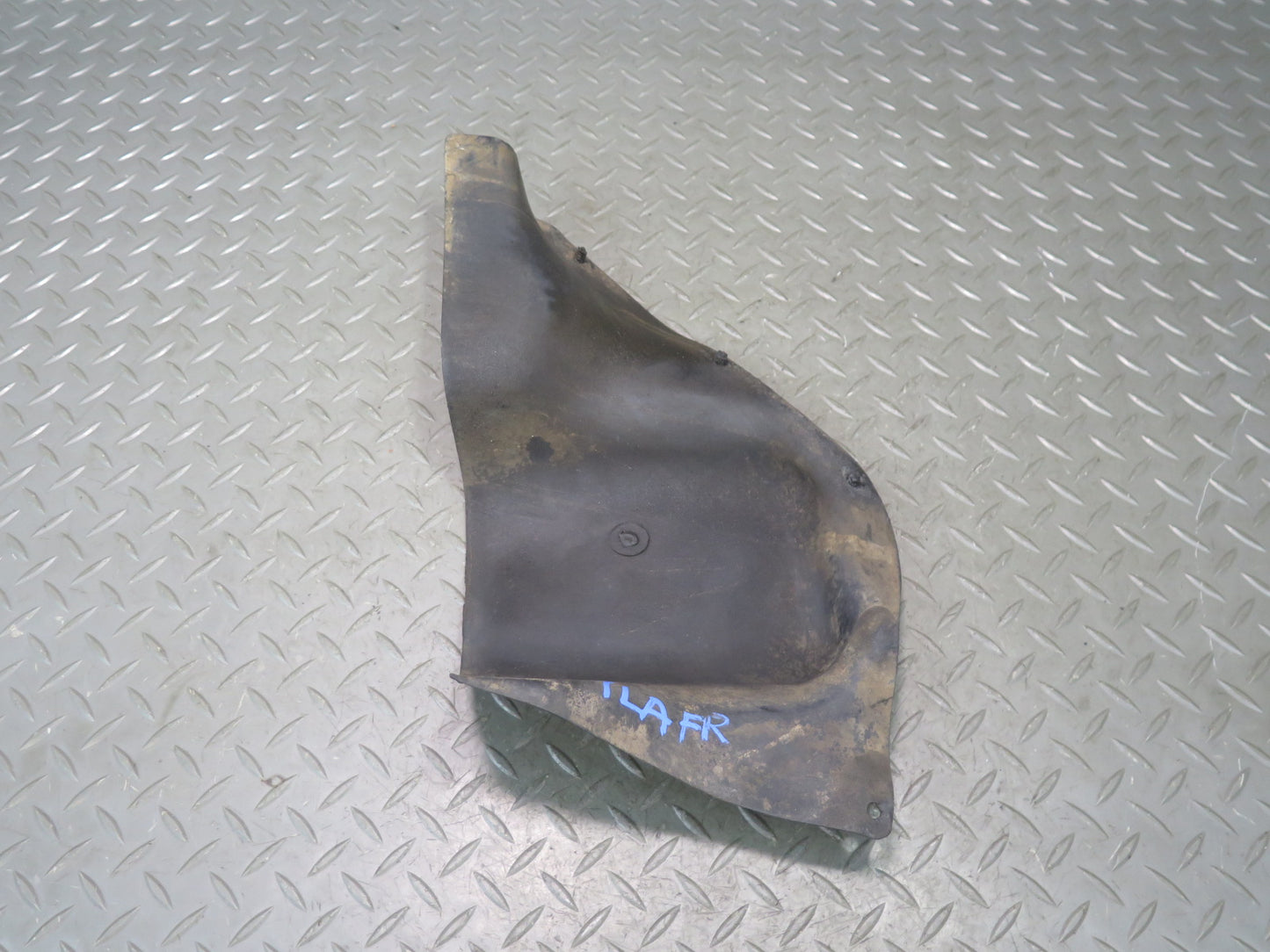 91-94 Toyota Land Cruiser FJ80 Front Right Fender Arch Liner Splash Shield Set