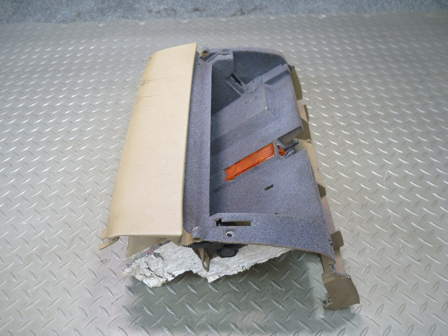 94-99 BMW E36 318IC Dash Front Right Glove Box Compartment Storage 8153013 OEM