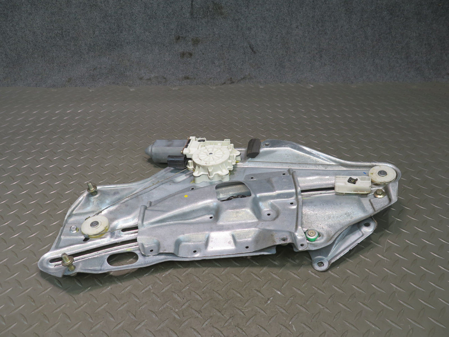 94-99 BMW E36 318ic Convertible Rear Right Quarter Window Regulator w Motor OEM