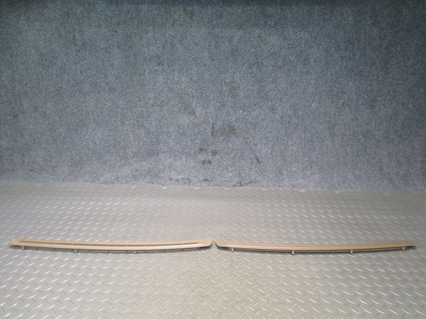 94-99 BMW E36 318CI Set of 2 Dash Left & Right Defrost Air Vent Grille Beige OEM