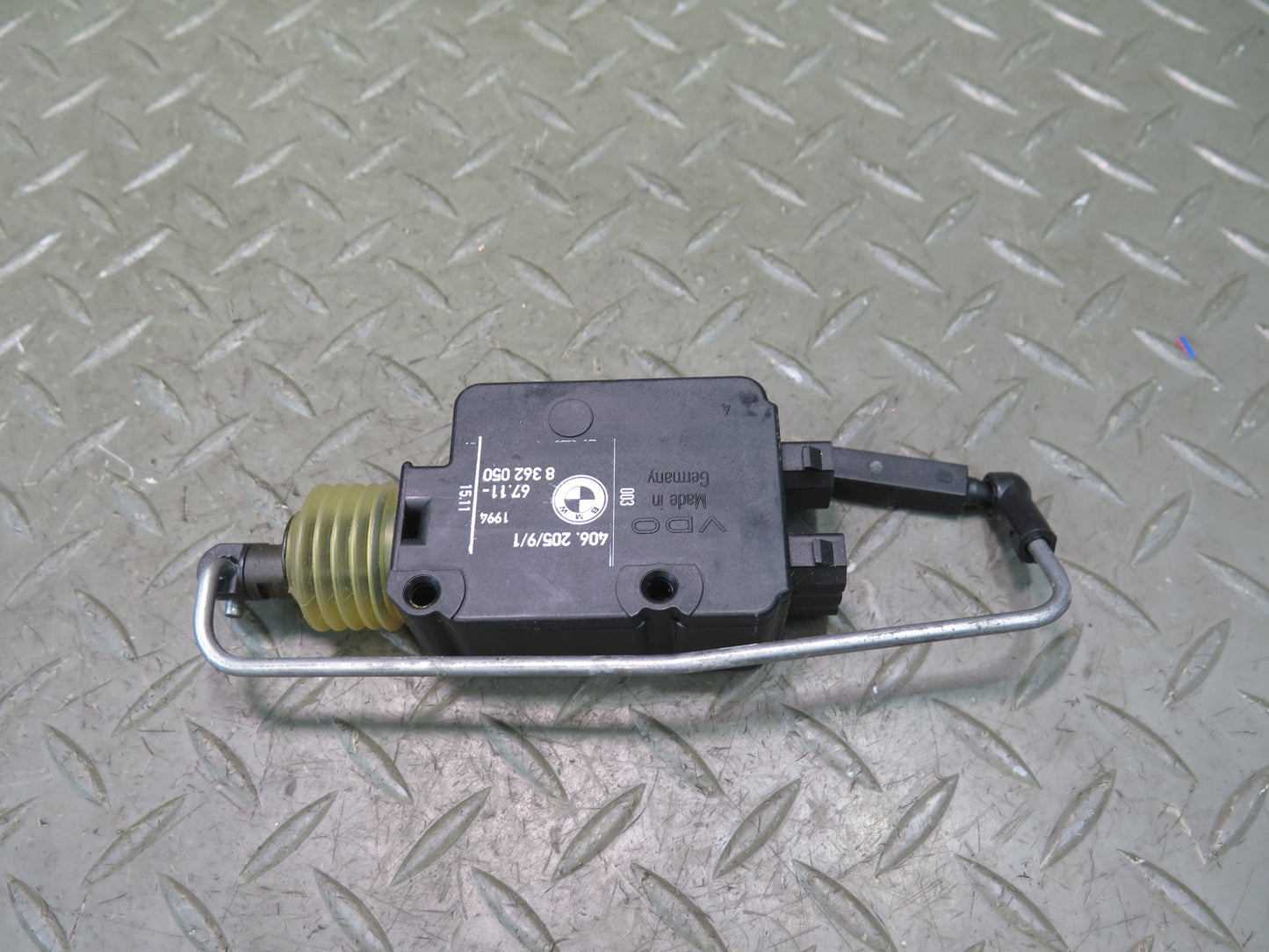 96-99 BMW E36 318ic Convert Rear Trunk Lock Drive Locking Mechanism 8362050 OEM