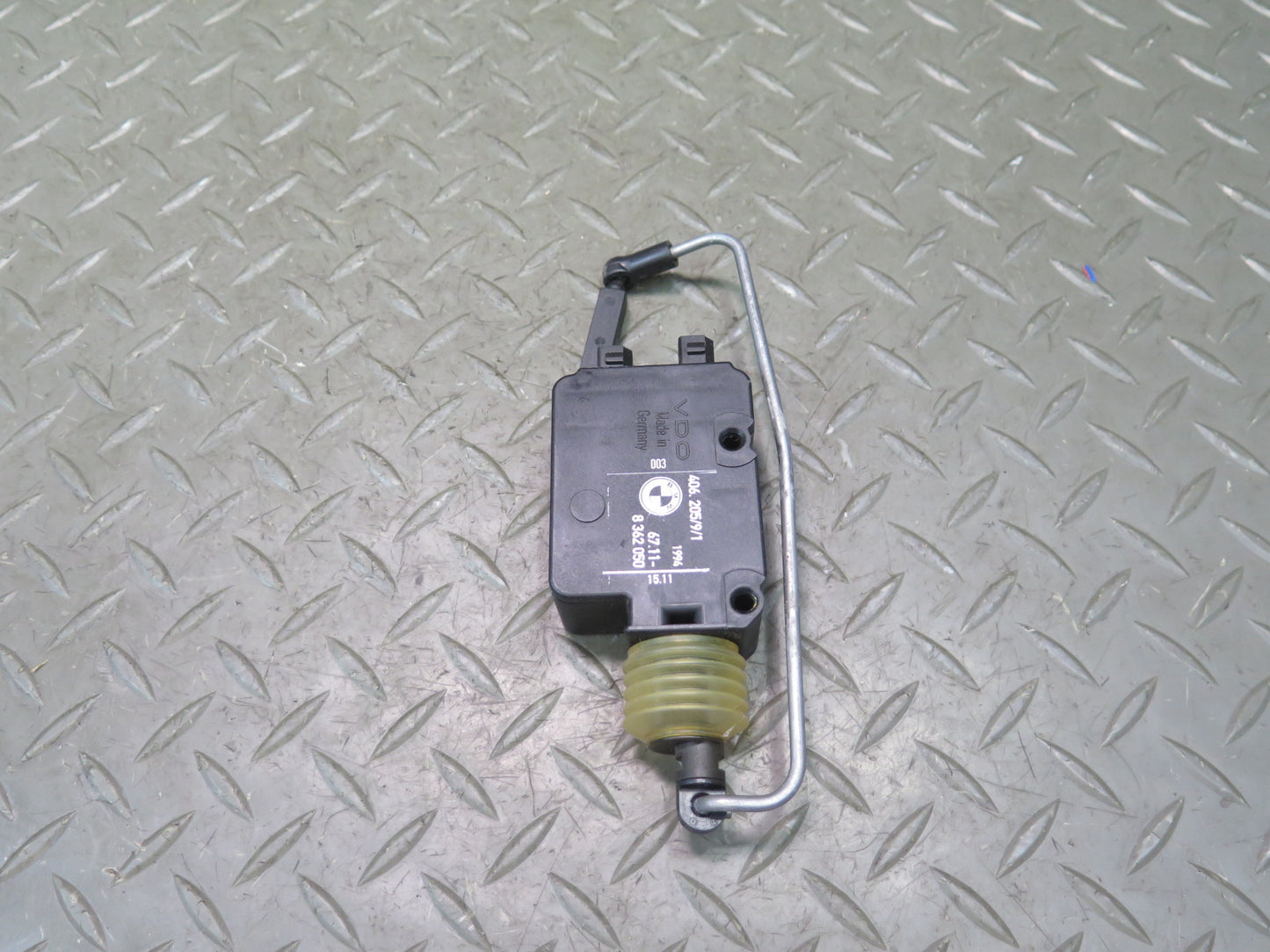 96-99 BMW E36 318ic Convert Rear Trunk Lock Drive Locking Mechanism 8362050 OEM