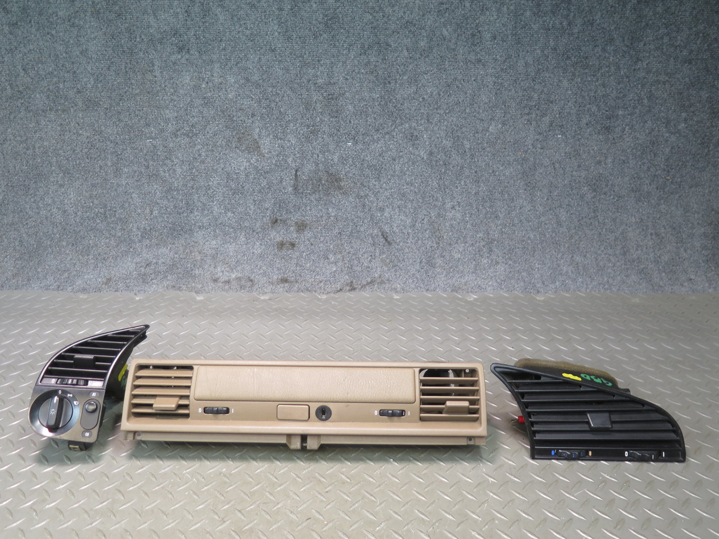 94-99 BMW E36 318ic Conv Set of 3 Dash Left Center Right Air Vent Trim Panel OEM