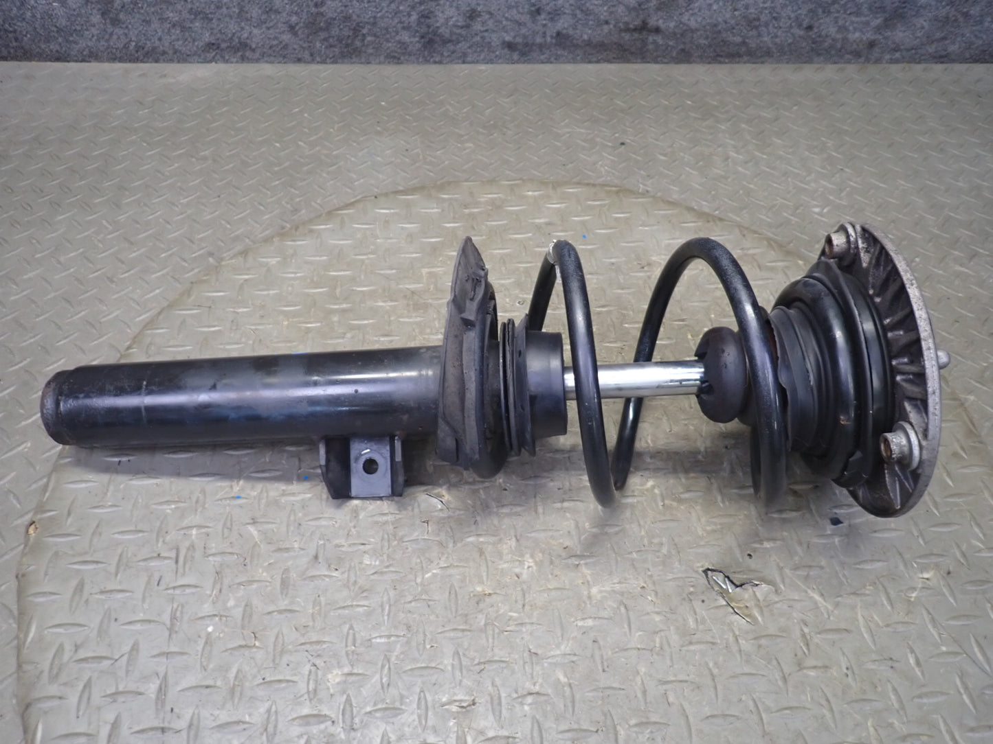 14-15 BMW F32 435XI AWD Front Left Strut Shock Absorber w Spring OEM