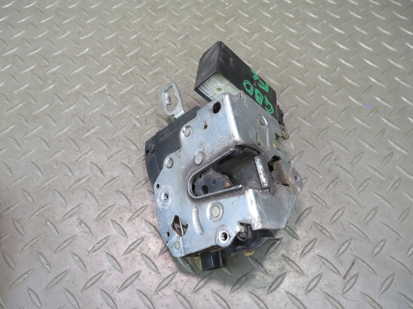 94-99 BMW E36 318ic Convertible Coupe Front Left Door Lock Latch Actuator OEM