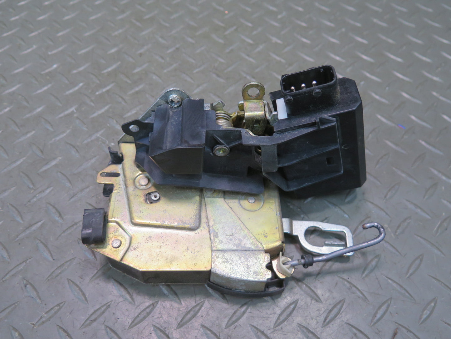 94-99 BMW E36 318ic Convertible Coupe Front Left Door Lock Latch Actuator OEM