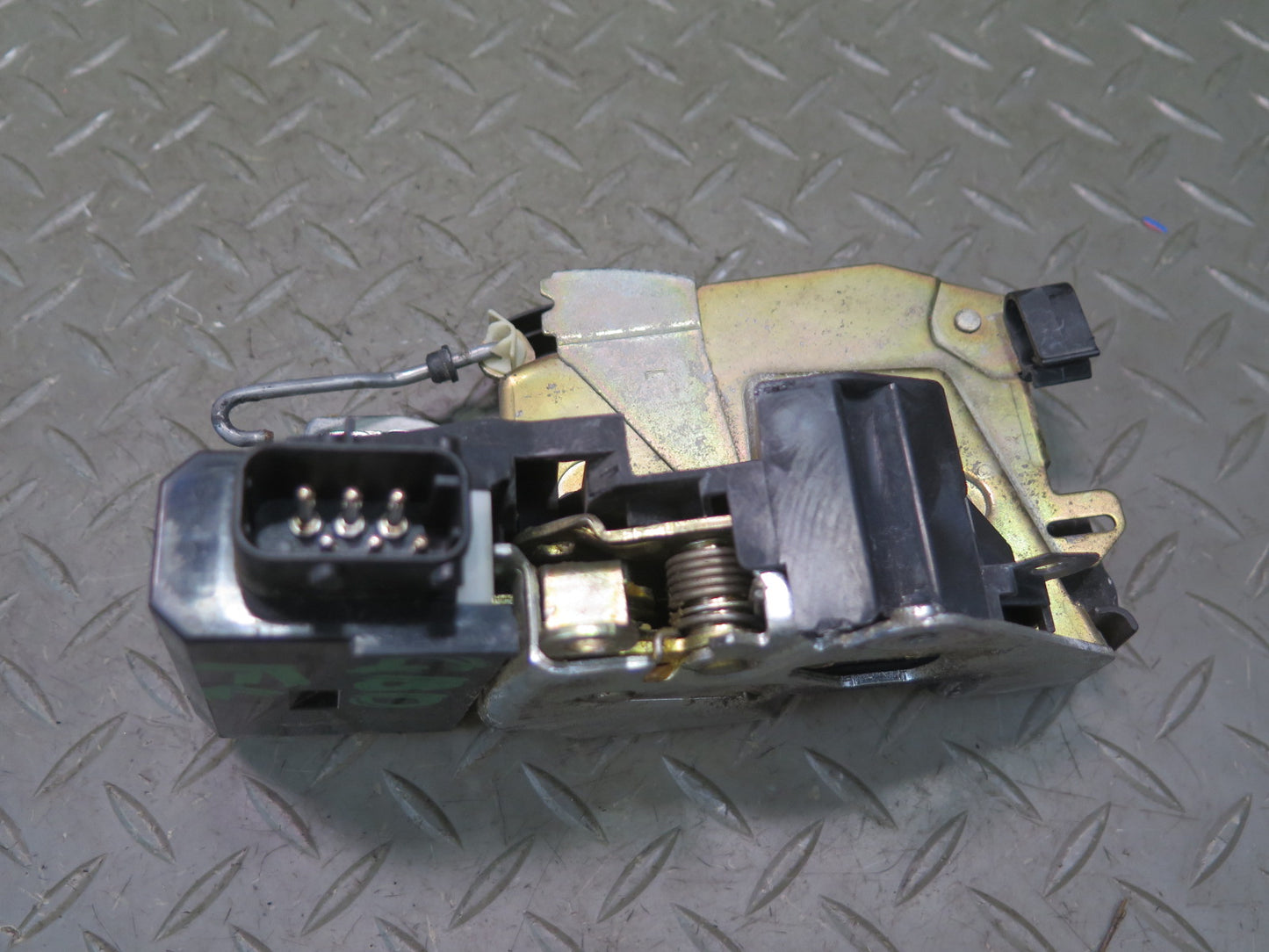 94-99 BMW E36 318ic Convertible Coupe Front Left Door Lock Latch Actuator OEM