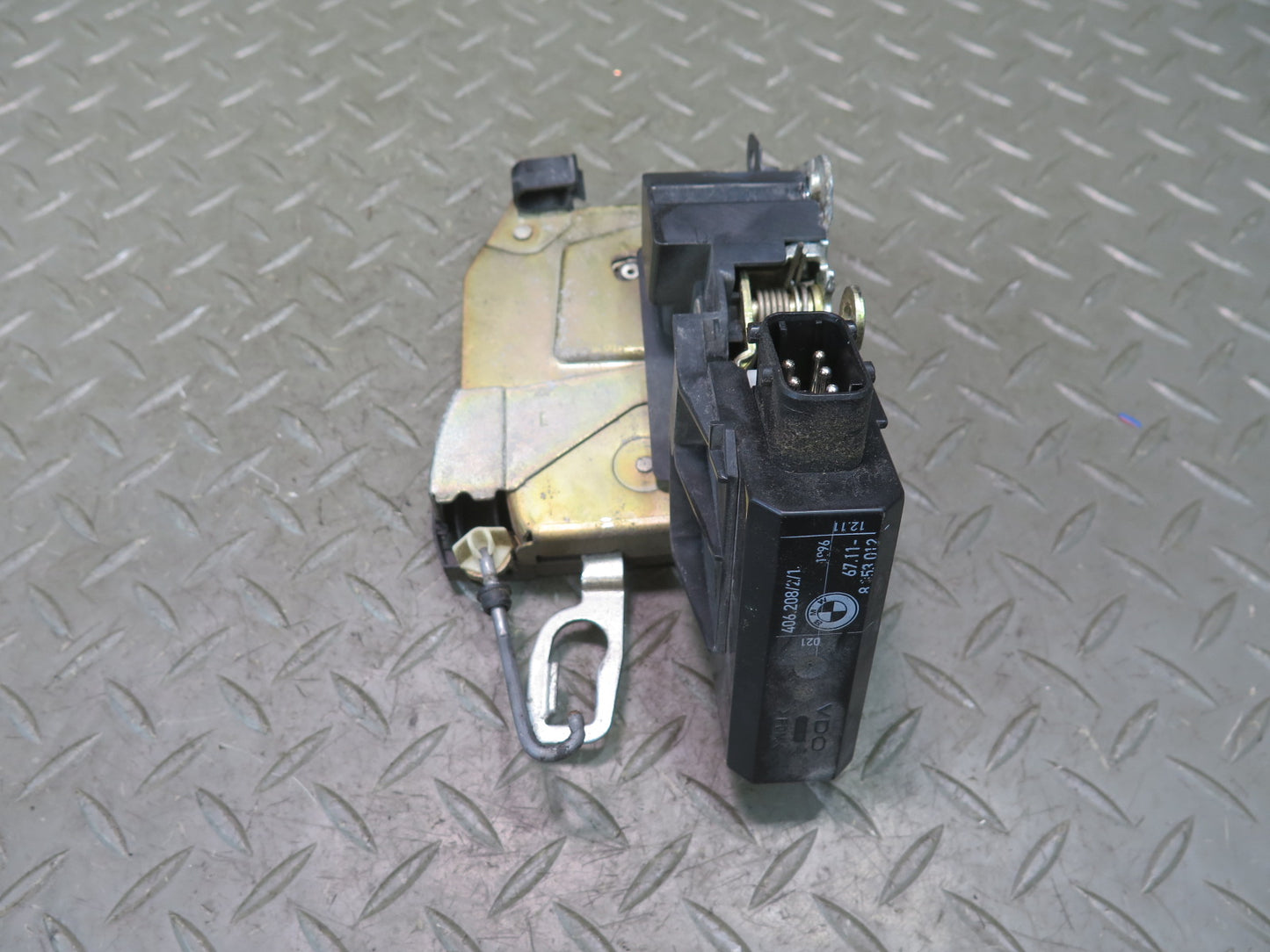 94-99 BMW E36 318ic Convertible Coupe Front Left Door Lock Latch Actuator OEM