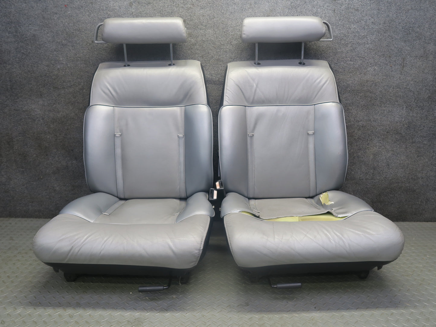 82-83 Datsun Nissan 280ZX S130 2+0 Set of 2 Front Right & Left Leather Seat OEM