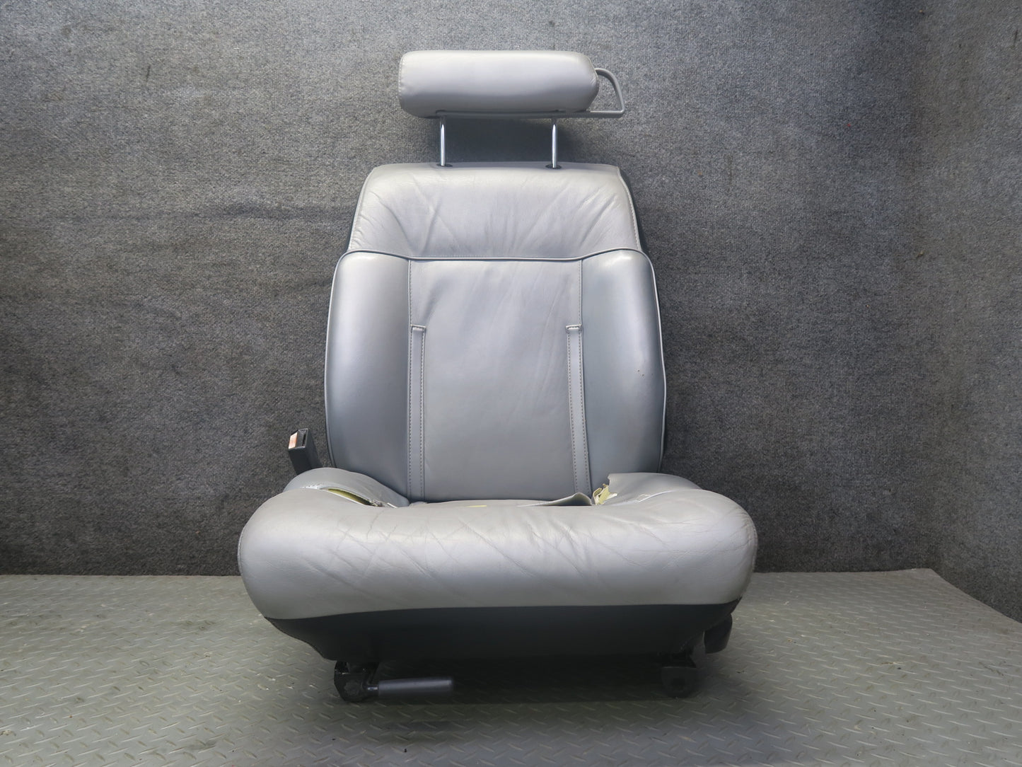 82-83 Datsun Nissan 280ZX S130 2+0 Set of 2 Front Right & Left Leather Seat OEM