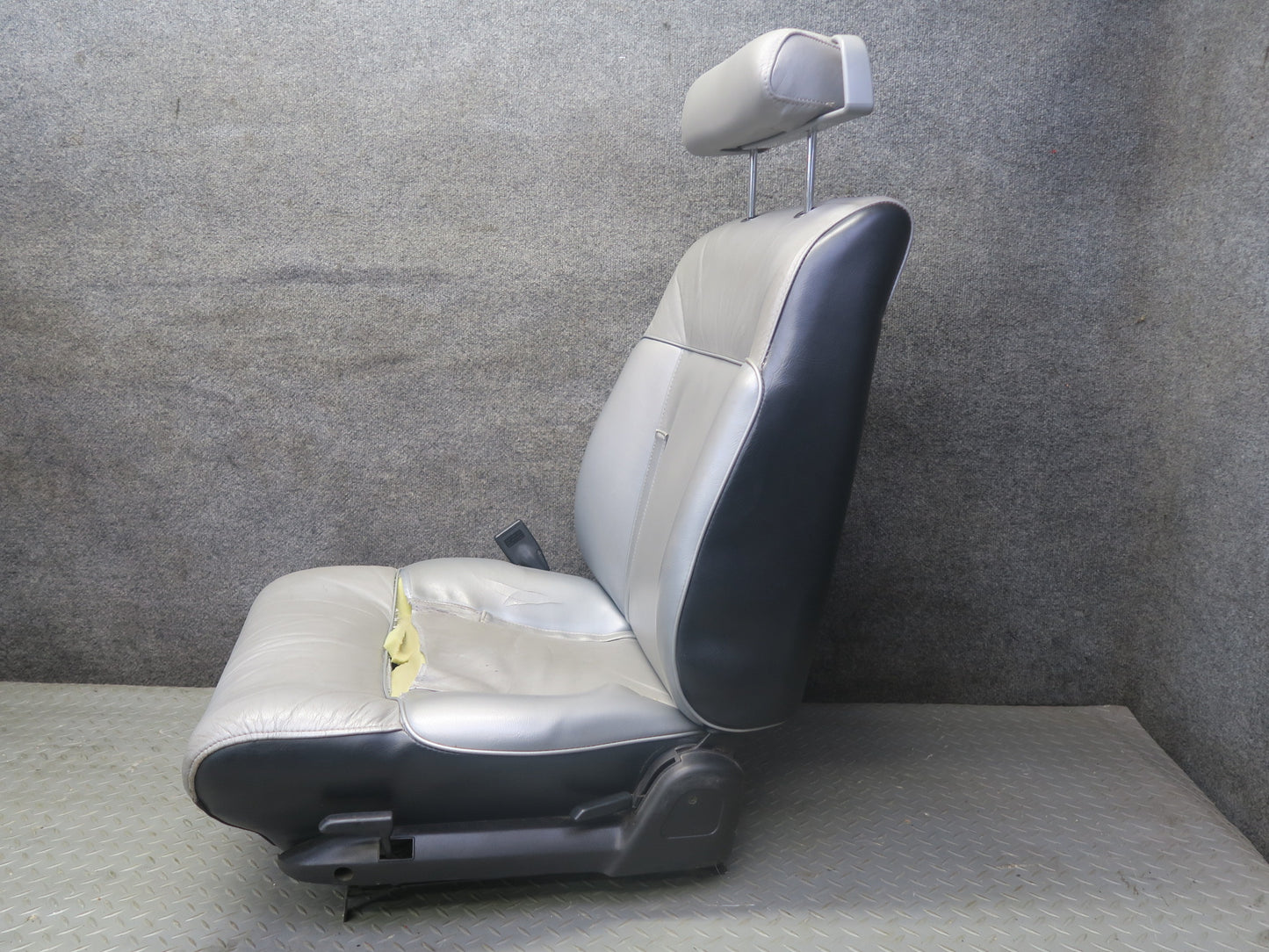 82-83 Datsun Nissan 280ZX S130 2+0 Set of 2 Front Right & Left Leather Seat OEM