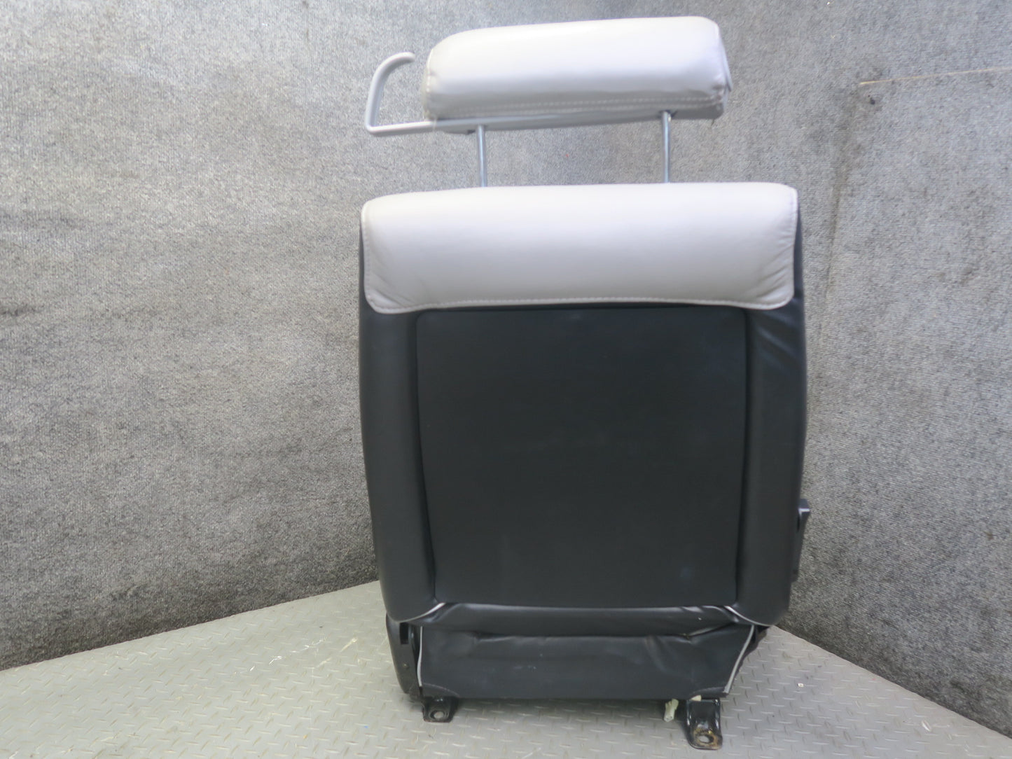 82-83 Datsun Nissan 280ZX S130 2+0 Set of 2 Front Right & Left Leather Seat OEM