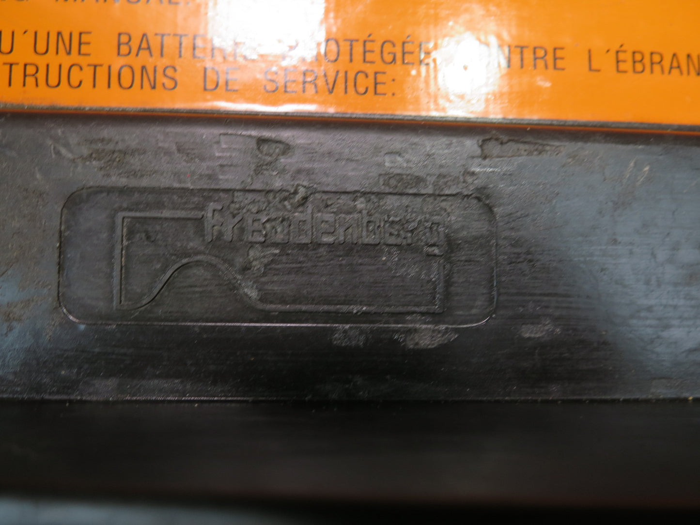 94-99 BMW E36 318iC Convertible Battery Tray Vibration Absorber Bracket OEM