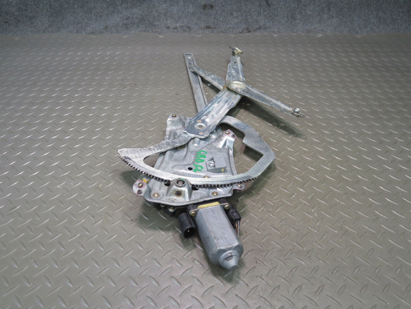 94-99 BMW E36 318ic Convertible Coupe Left Door Window Regulator w Motor OEM