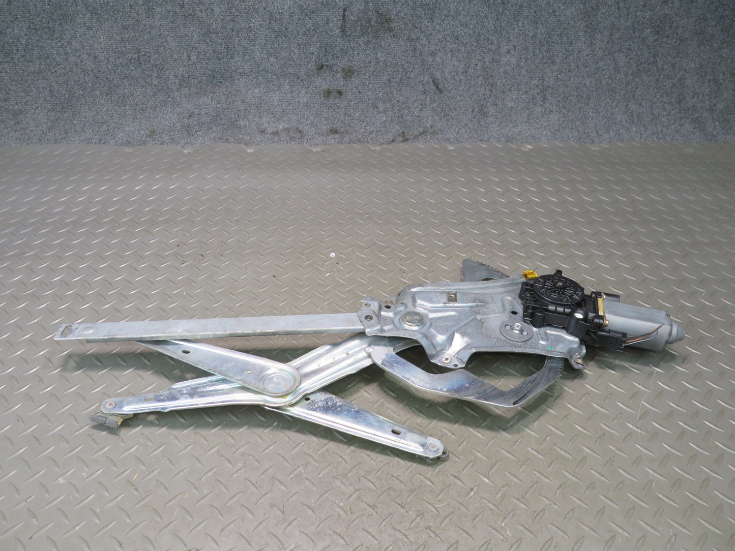 94-99 BMW E36 318ic Convertible Coupe Left Door Window Regulator w Motor OEM
