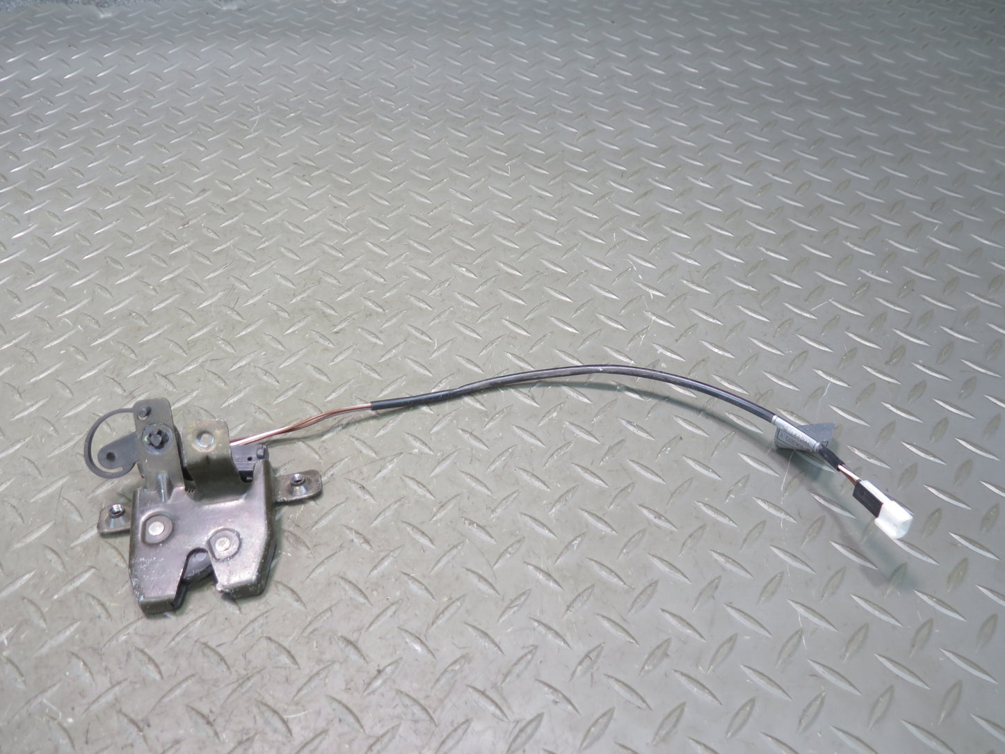 94-99 BMW E36 318iC Convertible Rear Trunk Lid Lock Latch Actuator 8173721 OEM